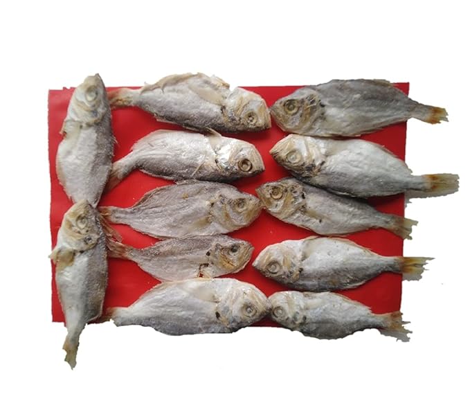 Dried False Trevally / Parava /White fish (Dry Seafood/Unakka Meen)/Kuthupu/Mooda Parava Supreme 250 Gram  (Pack of 1)